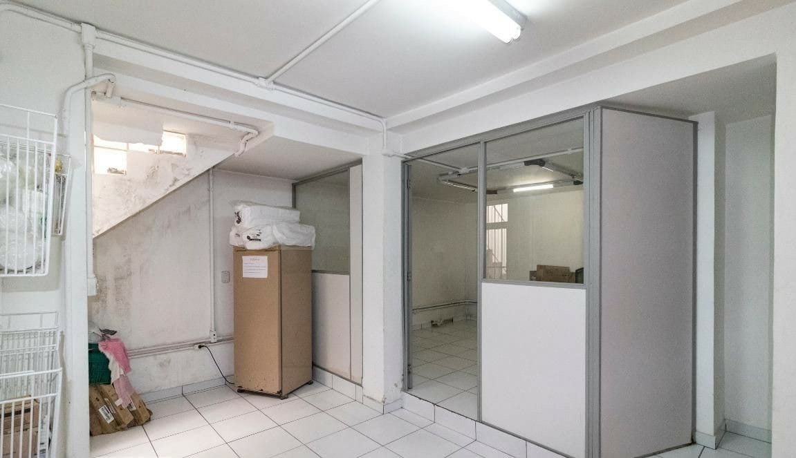 Casa, 1 quarto, 215 m² - Foto 2