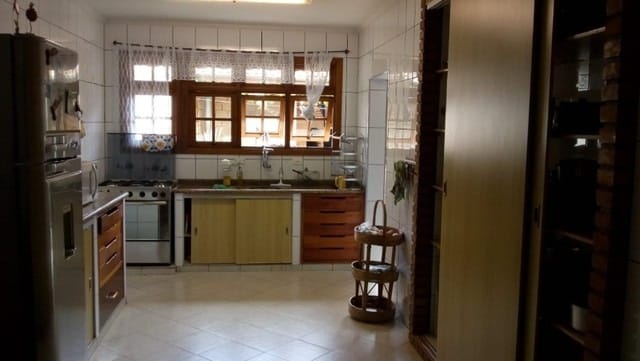 Casa, 5 quartos, 240 m² - Foto 4
