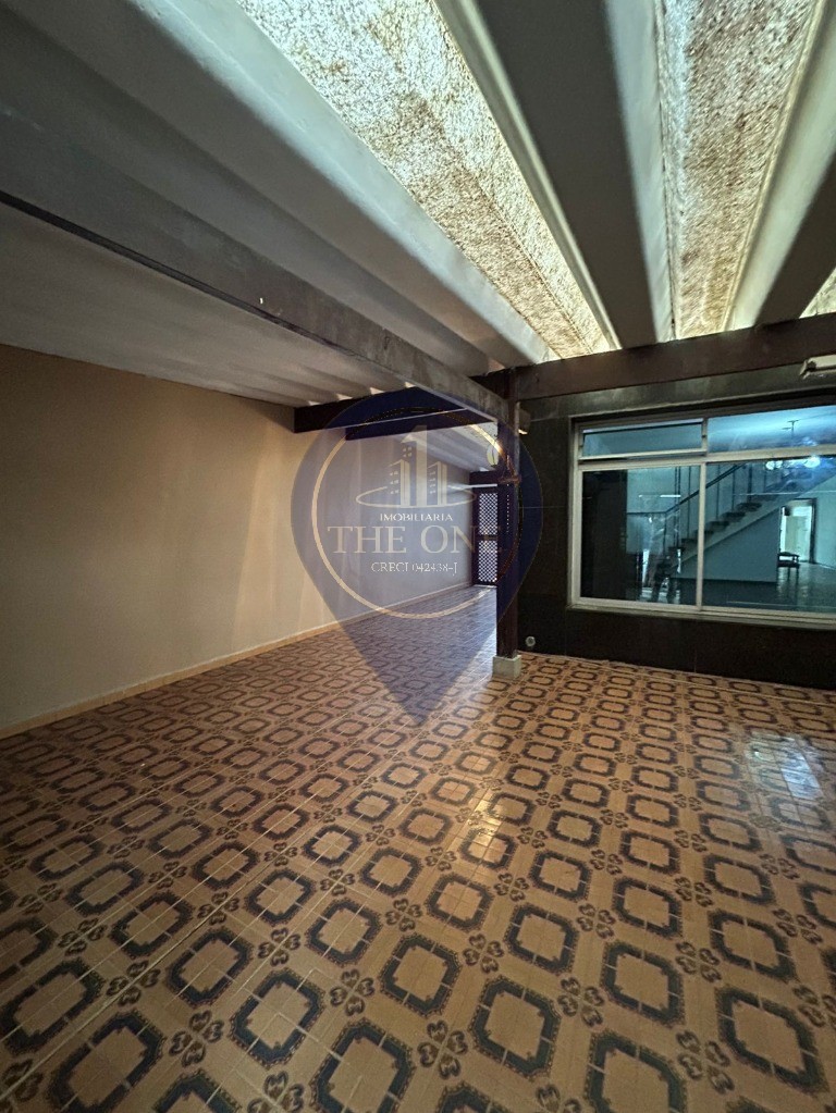 Casa para alugar com 4 quartos, 260m² - Foto 2
