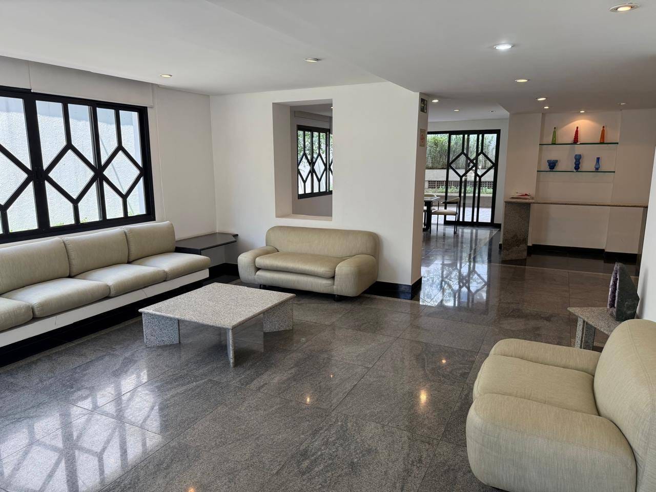 Apartamento, 3 quartos, 216 m² - Foto 2