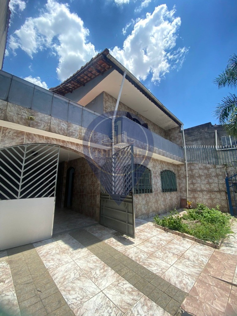 Casa, 3 quartos, 240 m² - Foto 1