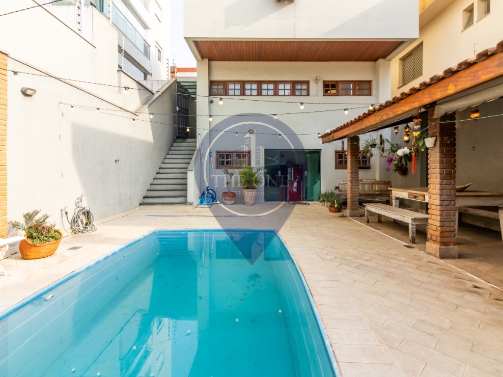 Casa, 4 quartos, 220 m² - Foto 1