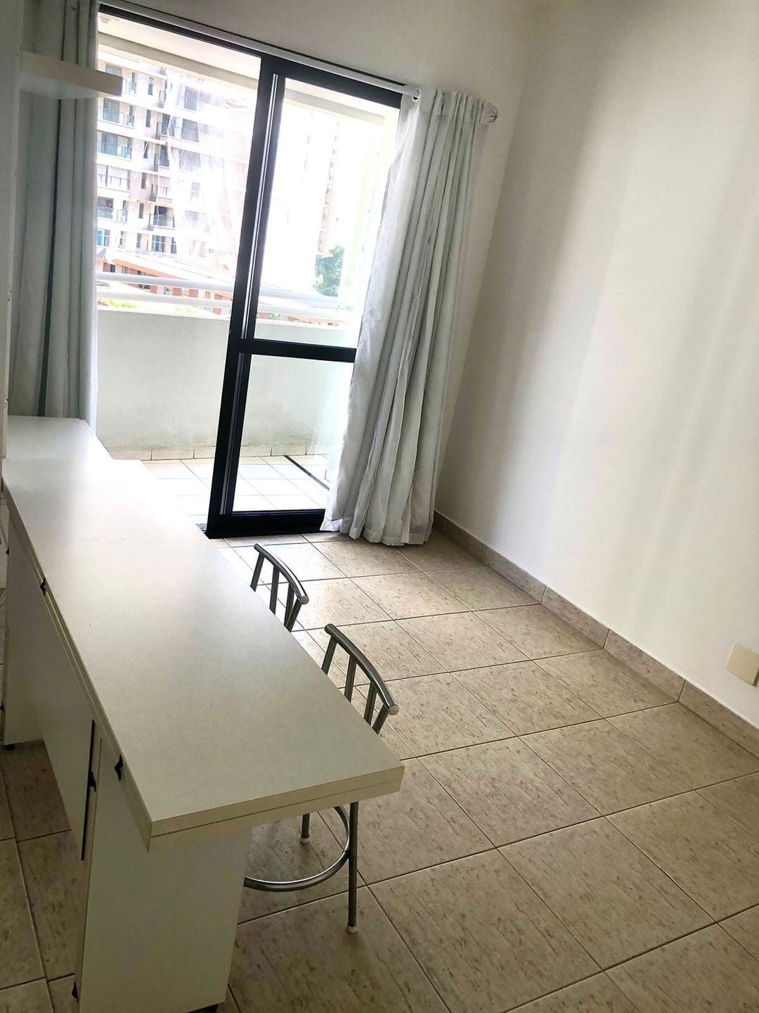 Apartamento para alugar com 1 quarto, 37m² - Foto 2