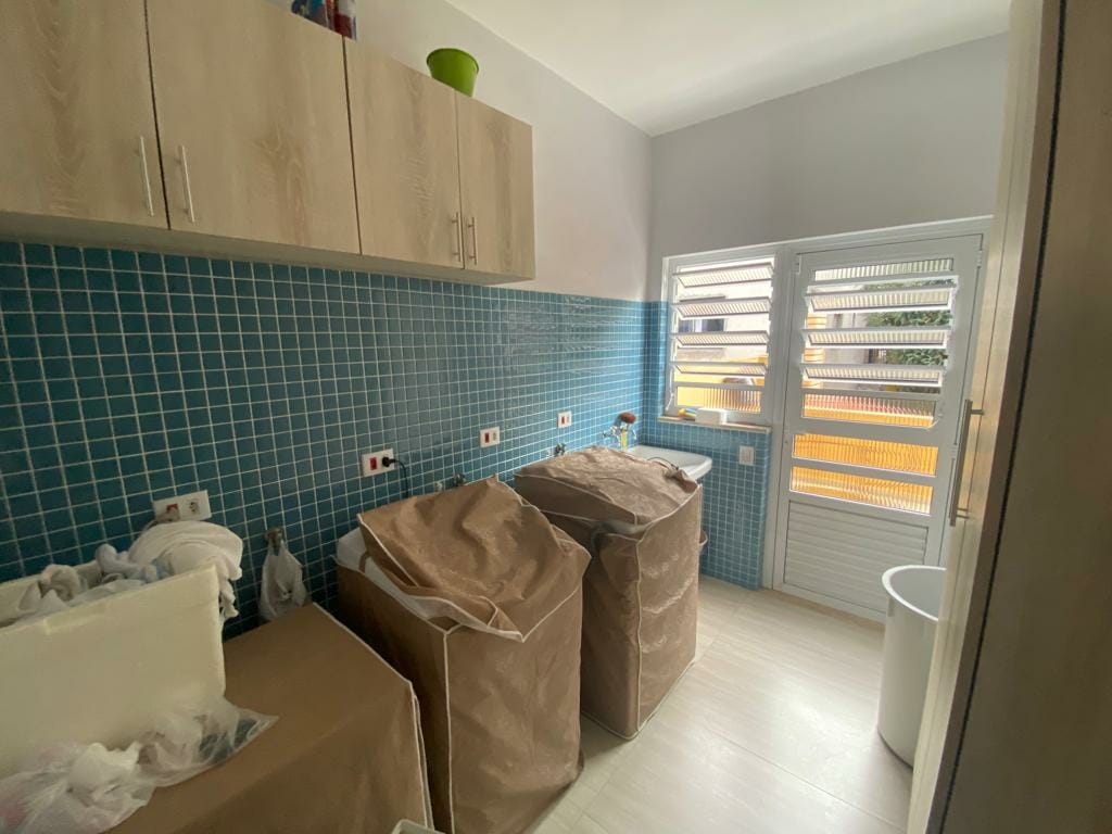 Casa, 3 quartos, 245 m² - Foto 1