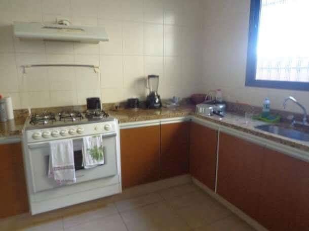 Casa para alugar com 4 quartos, 270m² - Foto 12
