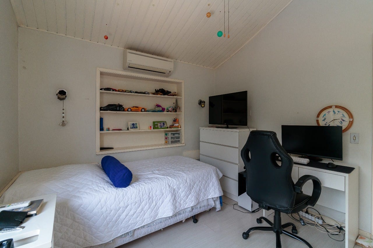 Casa, 4 quartos, 240 m² - Foto 16