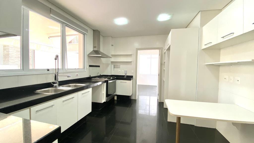 Casa à venda com 4 quartos, 931m² - Foto 11