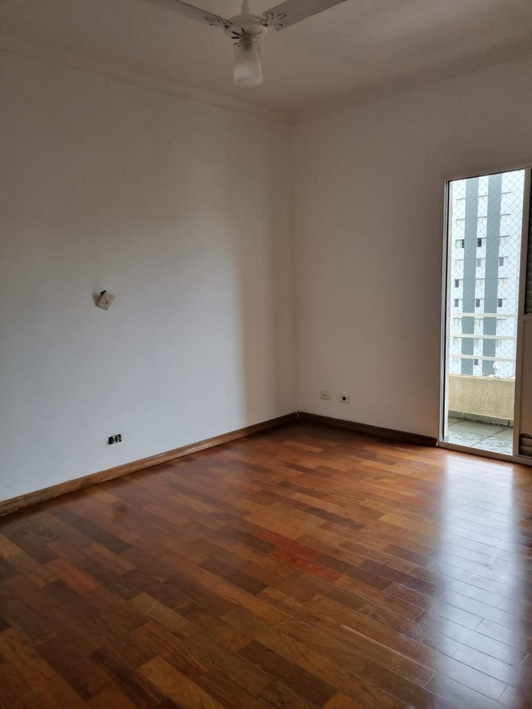 Apartamento para alugar com 3 quartos, 102m² - Foto 13