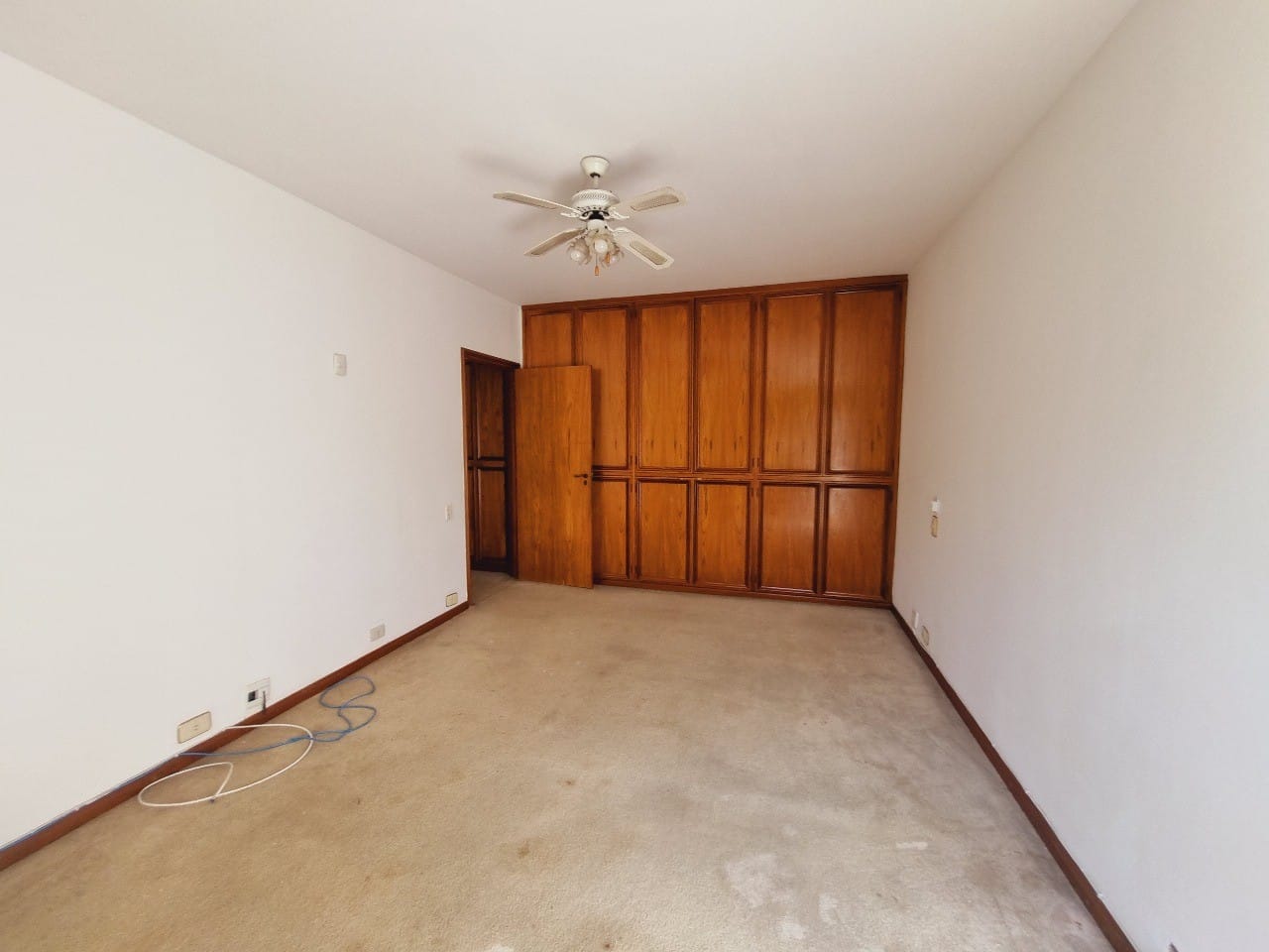 Casa à venda com 4 quartos, 945m² - Foto 14