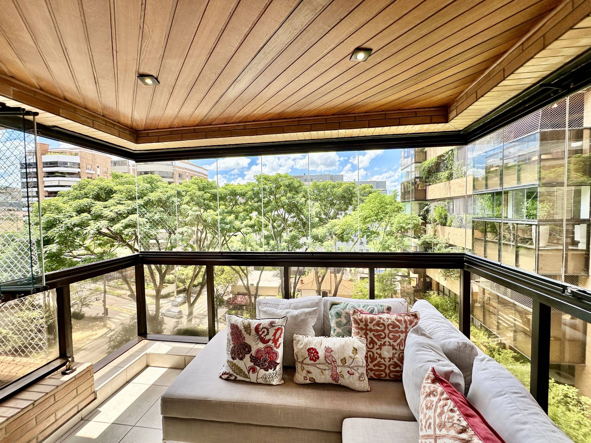 Apartamento, 3 quartos, 170 m² - Foto 2