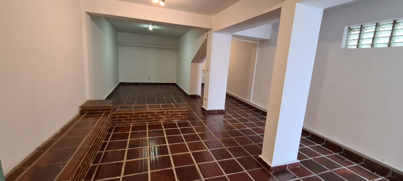 Casa, 2 quartos, 231 m² - Foto 1