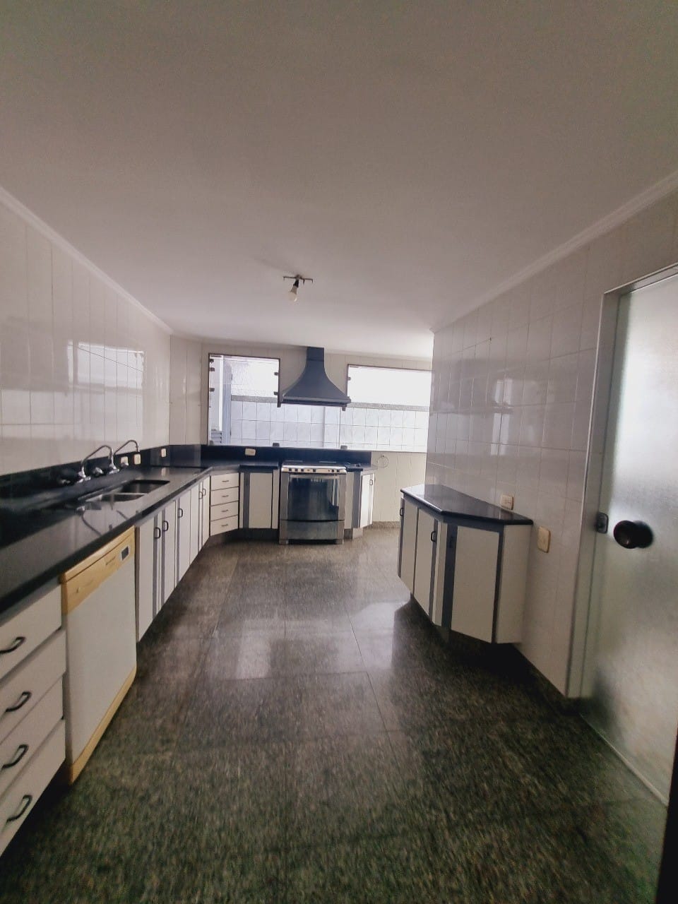 Casa à venda com 4 quartos, 945m² - Foto 28