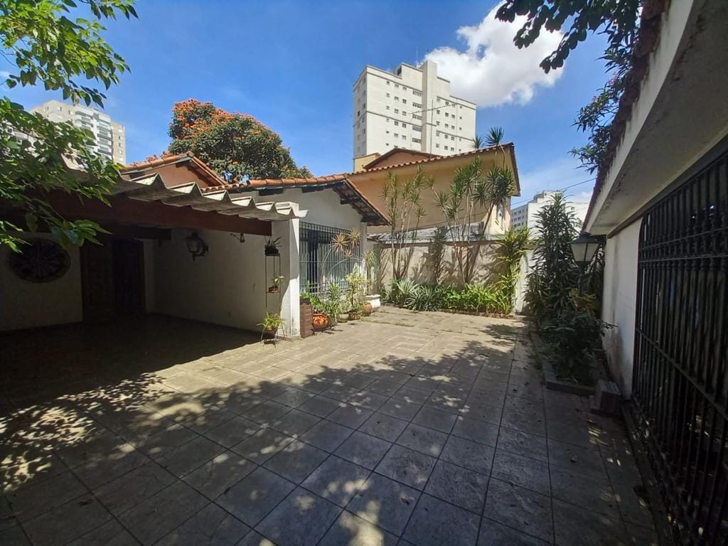 Casa para alugar com 4 quartos, 270m² - Foto 16
