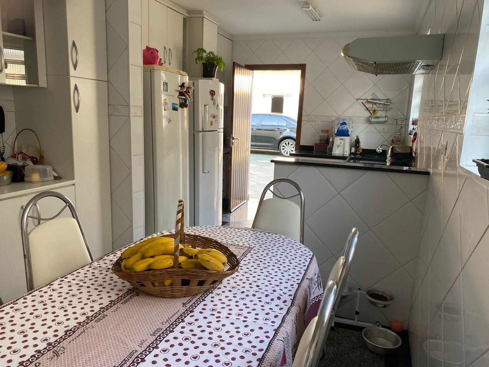 Casa, 4 quartos, 216 m² - Foto 1