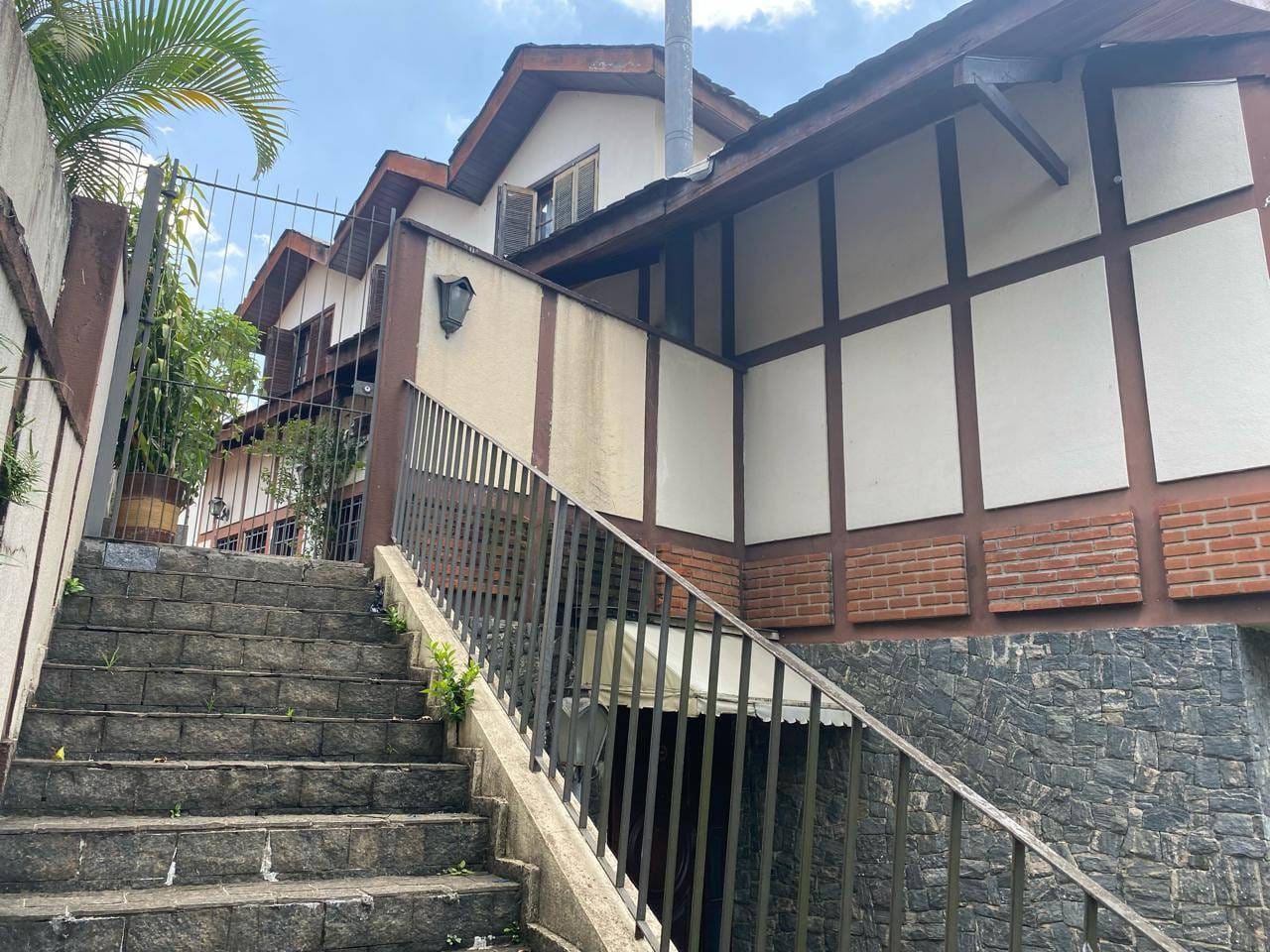 Casa para alugar com 4 quartos, 450m² - Foto 3