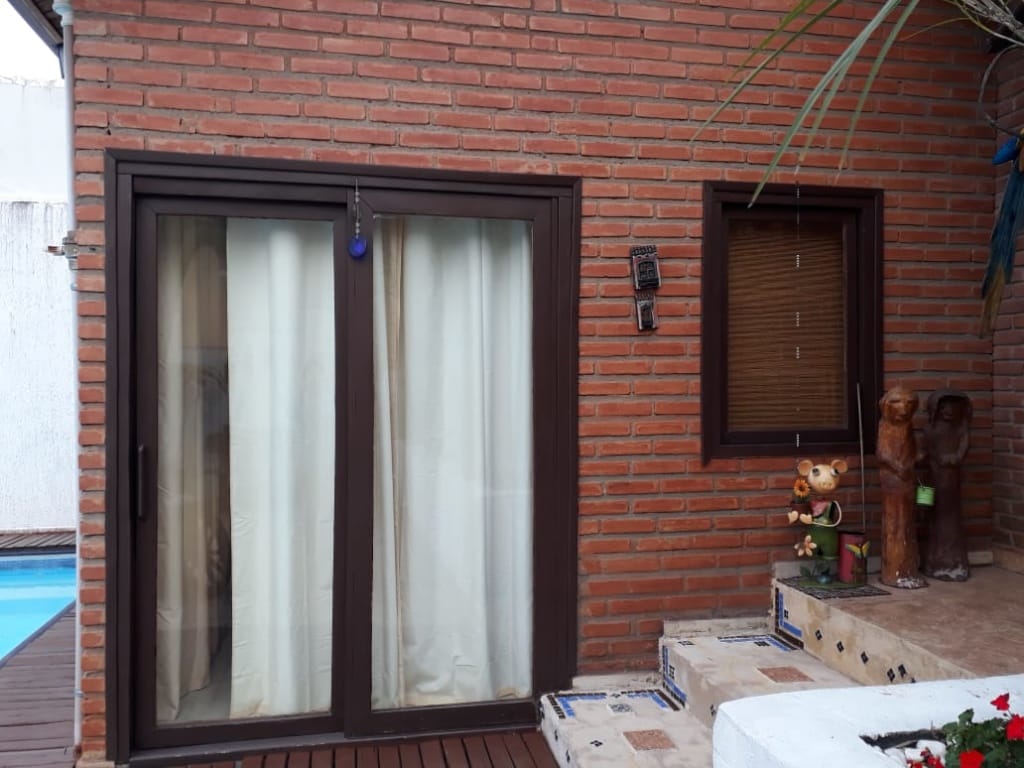 Casa, 4 quartos, 250 m² - Foto 1