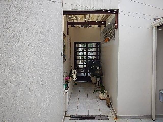 Casa, 4 quartos, 240 m² - Foto 2