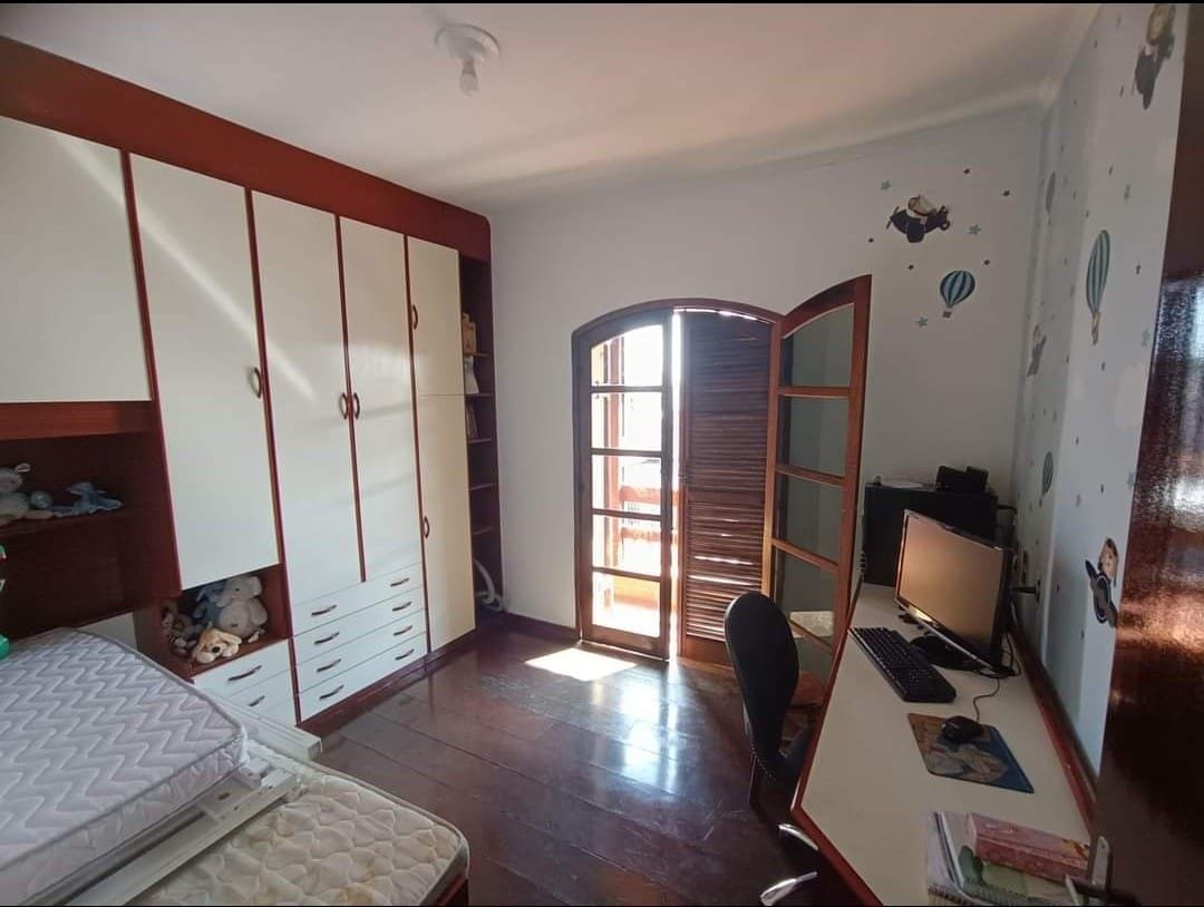 Casa, 4 quartos, 224 m² - Foto 8