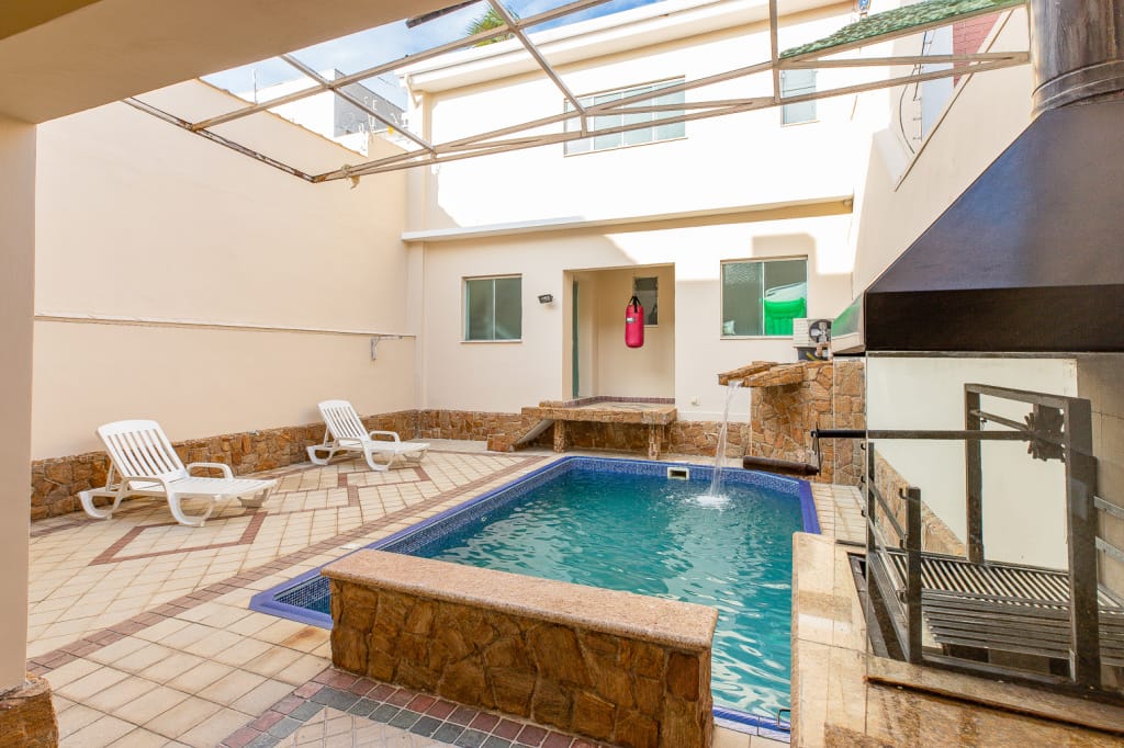 Casa, 4 quartos, 220 m² - Foto 2