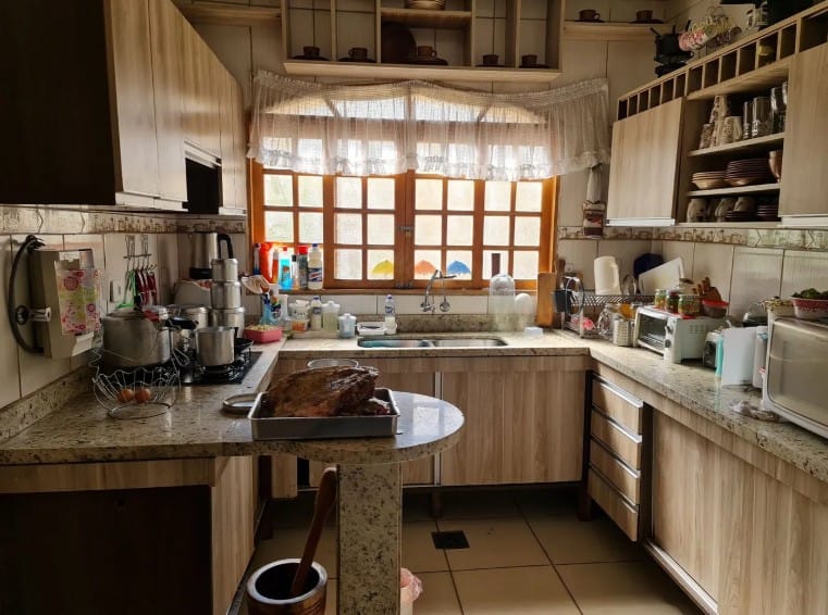 Casa, 6 quartos, 300 m² - Foto 1