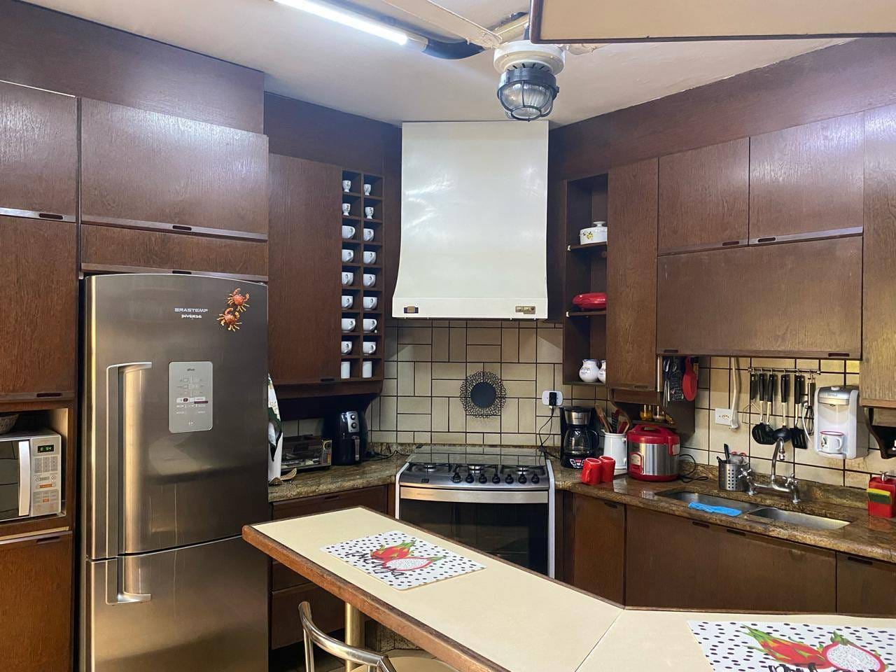 Casa para alugar com 4 quartos, 450m² - Foto 10
