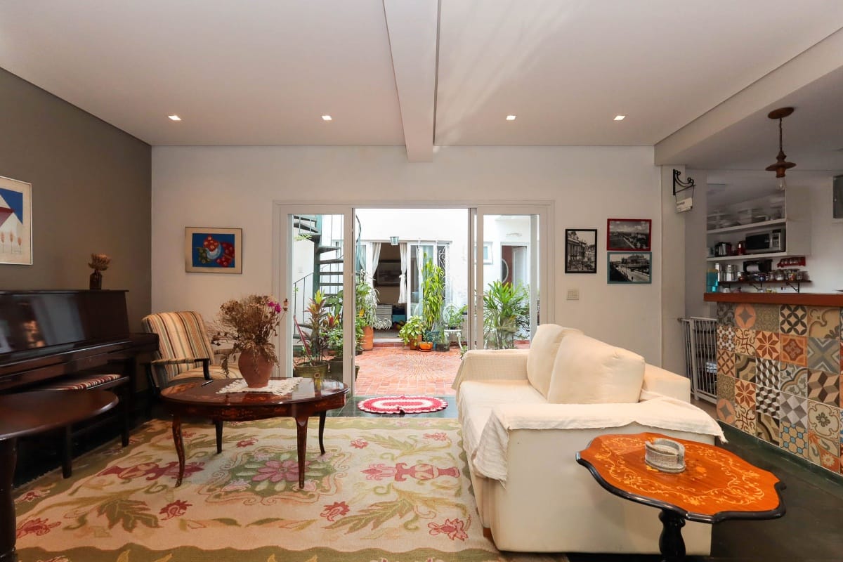 Casa, 4 quartos, 240 m² - Foto 1