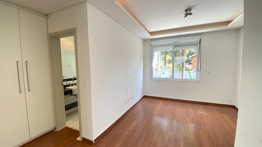 Casa à venda com 4 quartos, 931m² - Foto 6