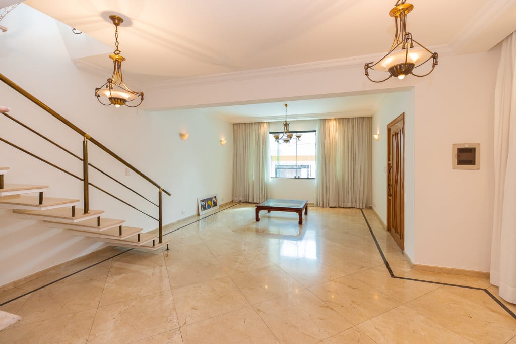 Casa, 4 quartos, 220 m² - Foto 1