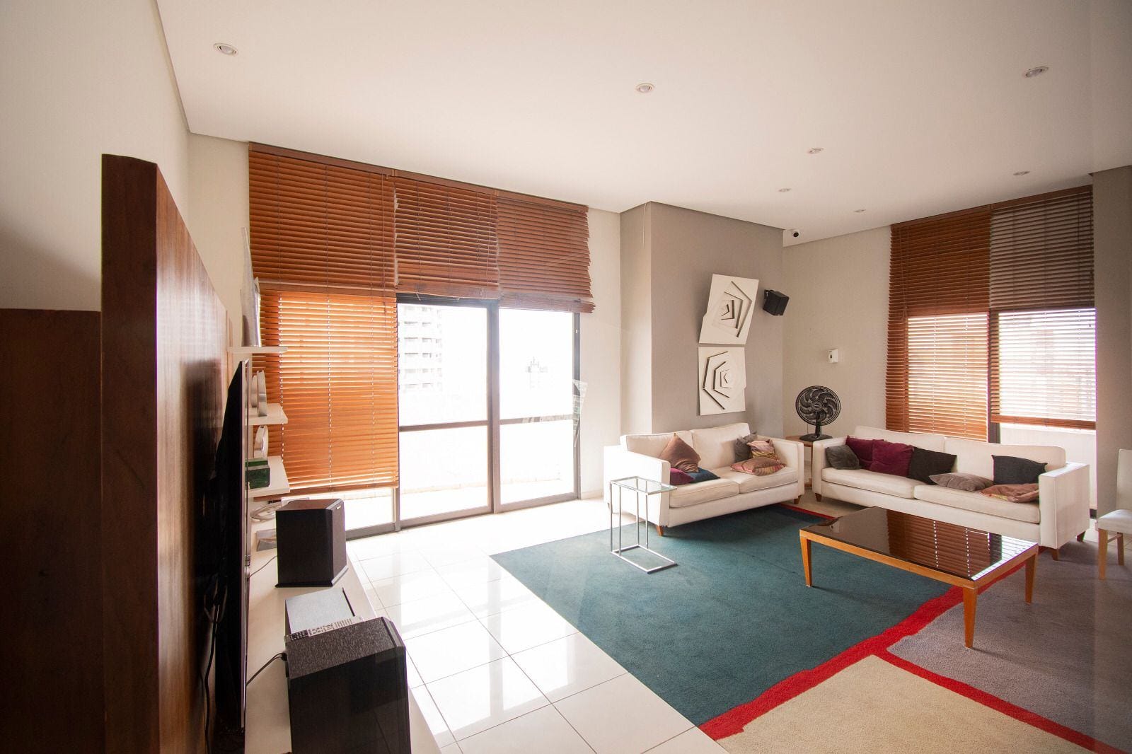 Apartamento para alugar com 1 quarto, 37m² - Foto 1