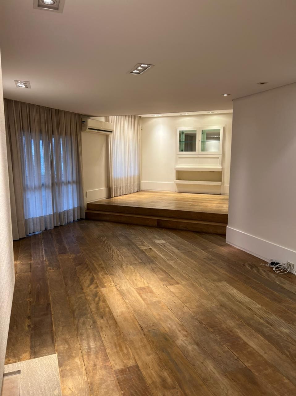 Apartamento, 4 quartos, 220 m² - Foto 1
