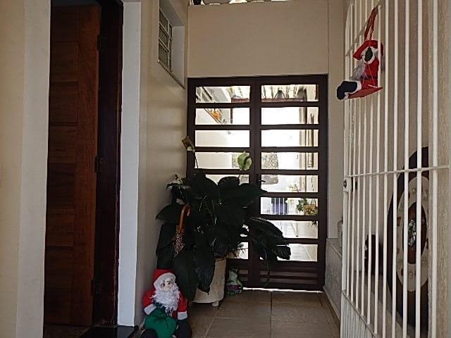 Casa, 4 quartos, 240 m² - Foto 11