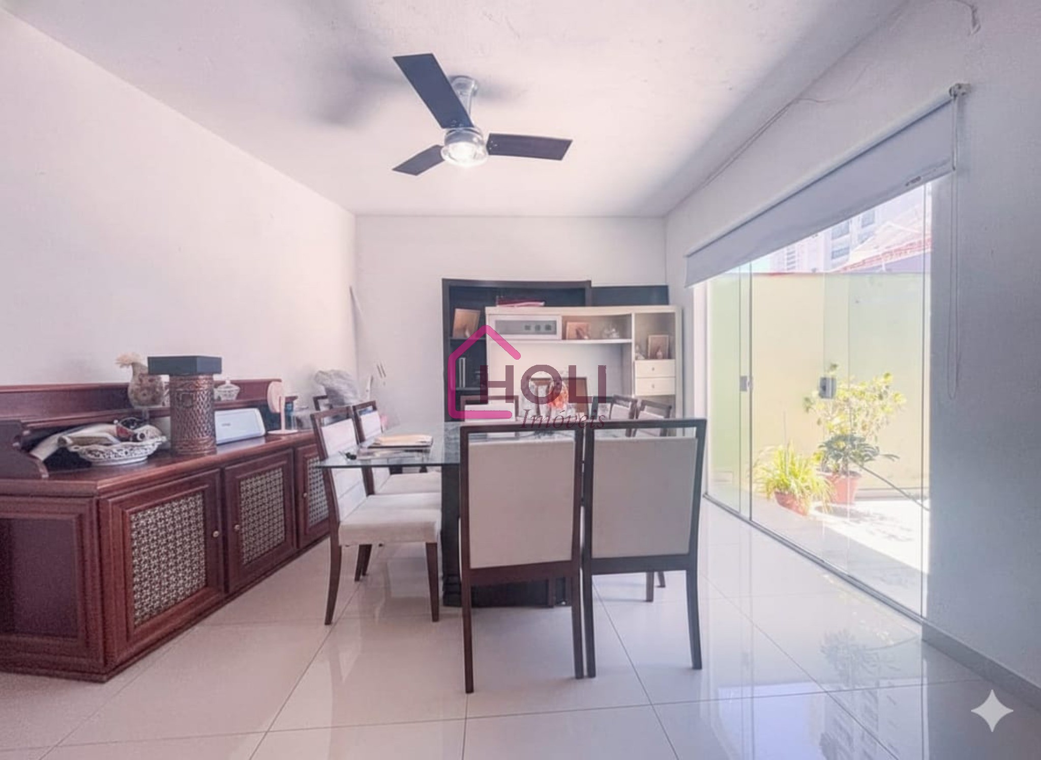 Casa, 4 quartos, 217 m² - Foto 1