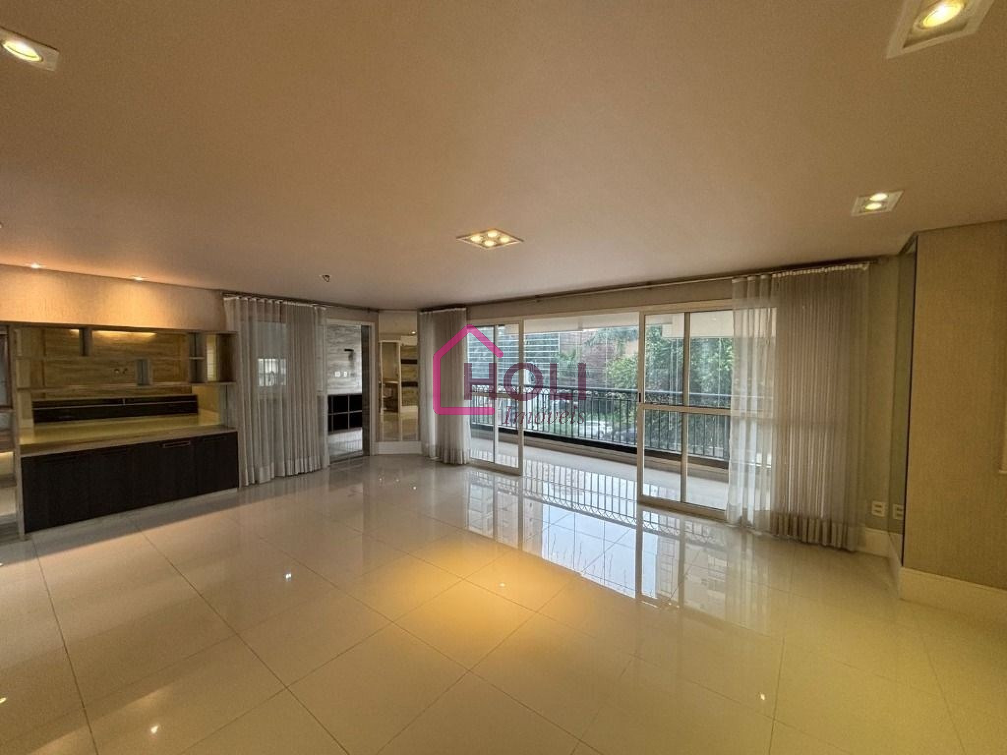 Apartamento, 3 quartos, 215 m² - Foto 2