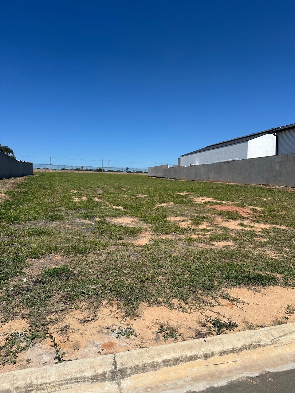 Terreno de 1.049,60 m² no Condomínio Reserva Petrus em Indaiatuba-SP: Oportunidade única de investimento!
