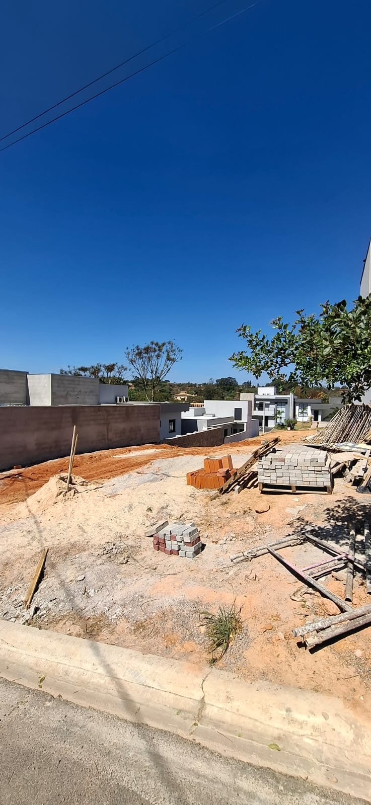 Terreno em Condomínio à Venda em Indaiatuba-SP, Bairro Jardim Laguna, 300m² de Área
