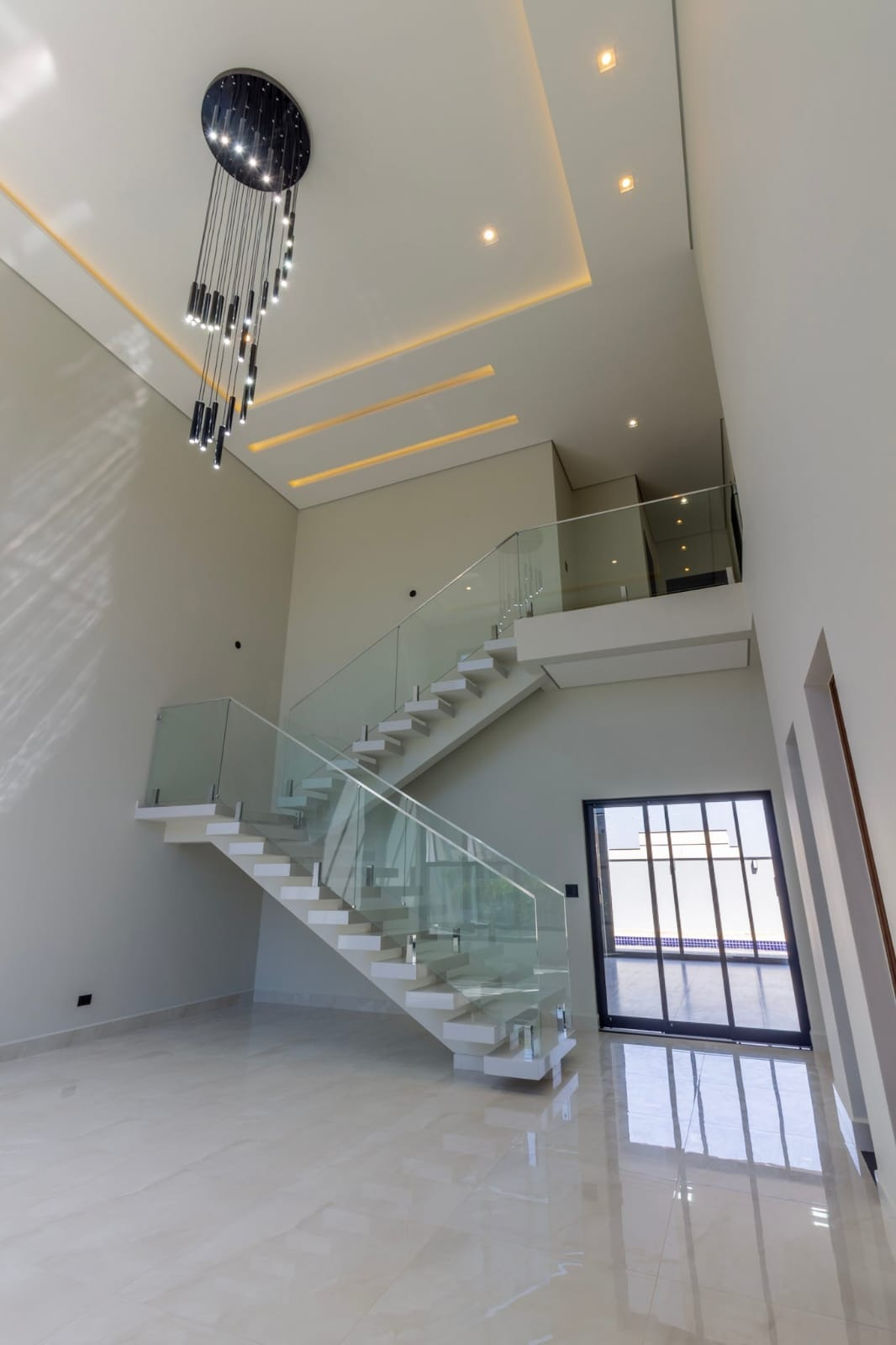 Imperdível: Casa em Condomínio à venda em Indaiatuba-SP, Jardim Residencial Dona Maria José, 3 suítes, 295m², 4 vagas de garagem.