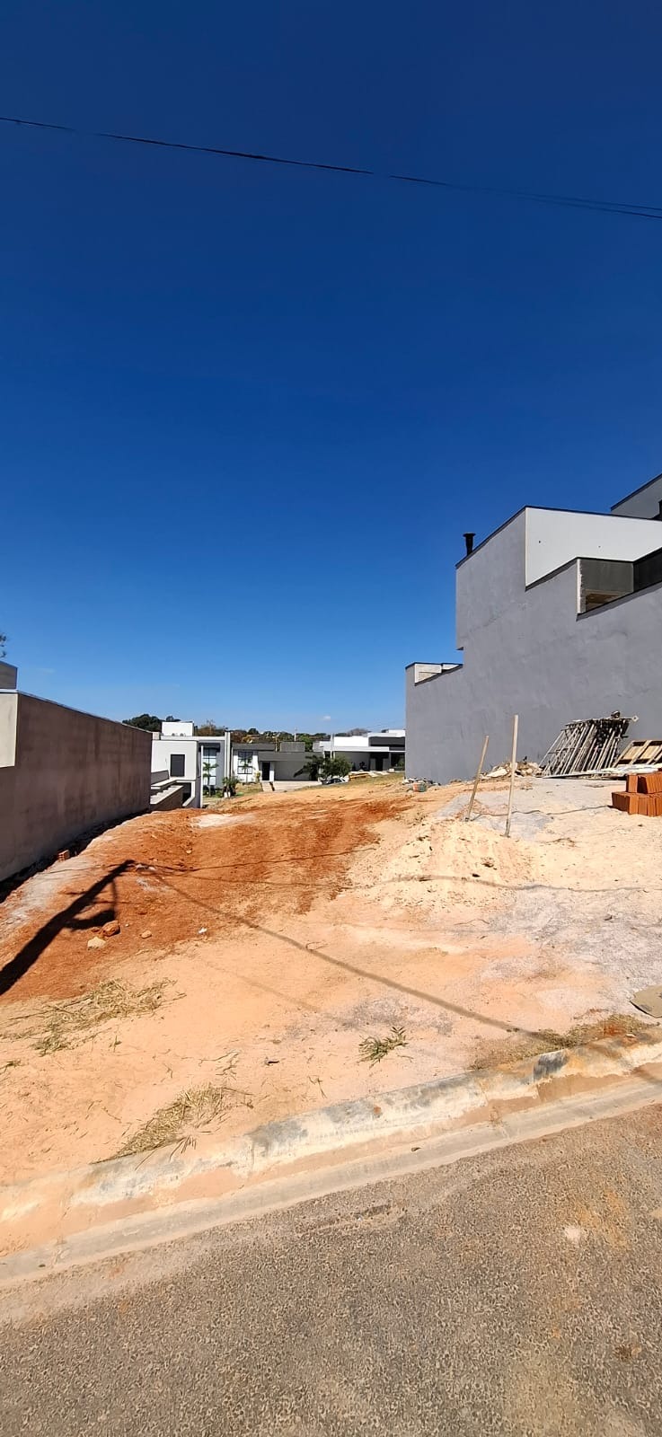 Terreno em Condomínio à Venda em Indaiatuba-SP, Bairro Jardim Laguna, 300m² de Área