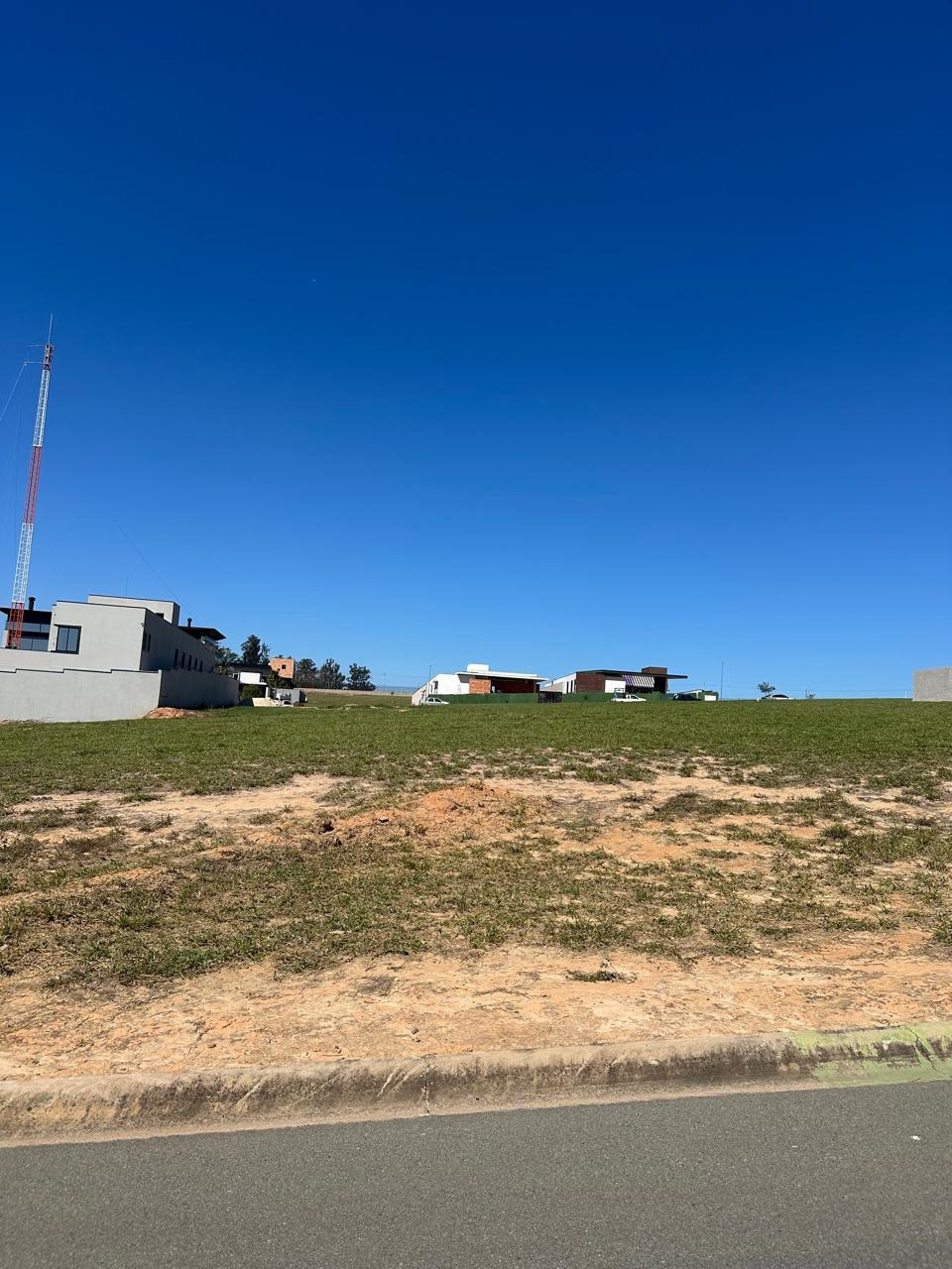 Terreno em Condomínio na Reserva Petrus em Indaiatuba-SP: 1.100m² de área disponível para venda!