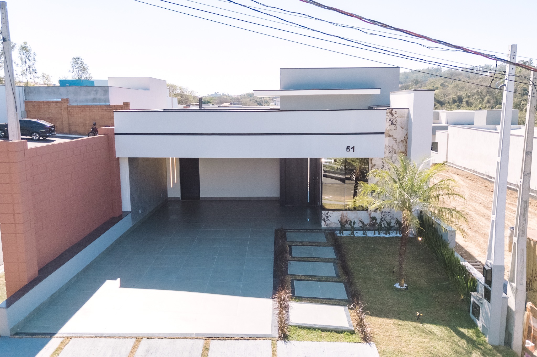 Luxuosa casa em condomínio à venda em Indaiatuba-SP, no bairro Loteamento Park Gran Reserve: 3 quartos, 3 suítes, 2 salas, 4 banheiros, 2 vagas, 230m².