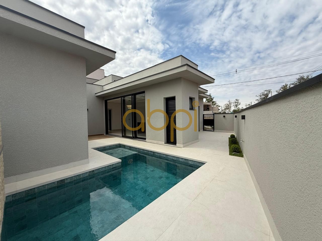 Casa em Condomínio de Luxo em Indaiatuba-SP: 3 Quartos, 3 Suítes, 3 Salas, 3 Banheiros, 4 Vagas de Garagem, 204m².