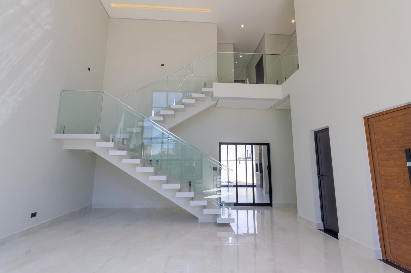 Imperdível: Casa em Condomínio à venda em Indaiatuba-SP, Jardim Residencial Dona Maria José, 3 suítes, 295m², 4 vagas de garagem.