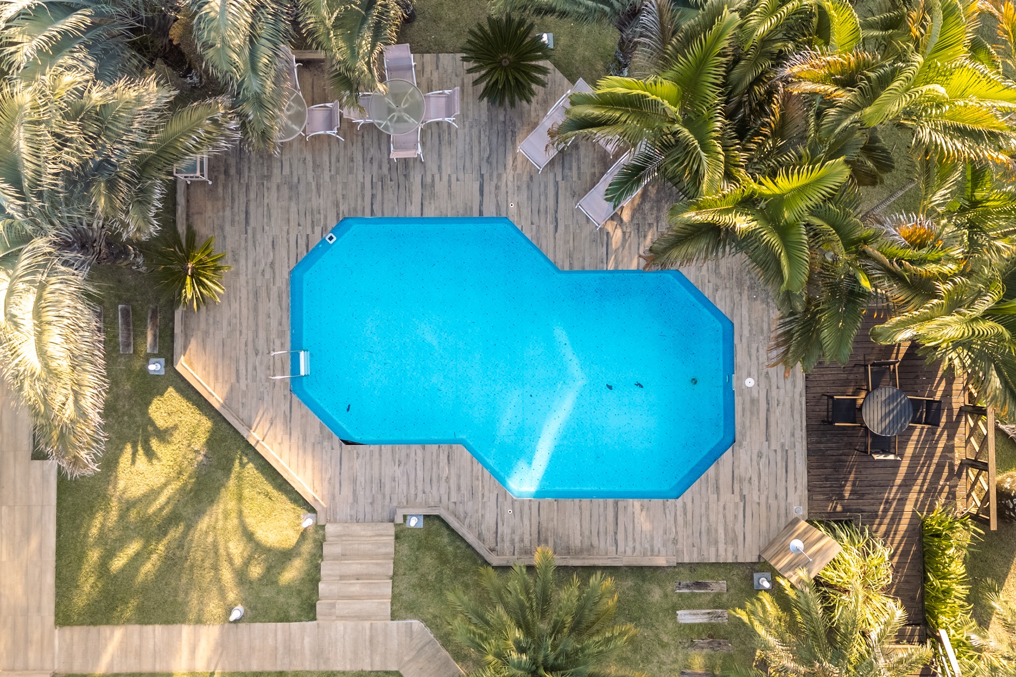 Chácara à venda em condomínio no Vale das Laranjeiras, Indaiatuba-SP: 4 quartos, 3 suítes, 3 salas, 5 banheiros, 6 vagas, 510m².