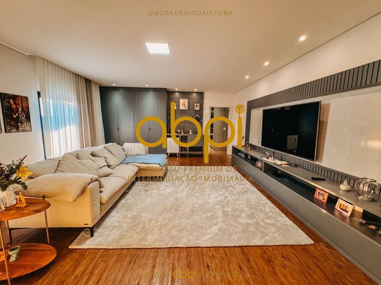 Luxuosa casa à venda no Reserva Petrus: 500m² de área, 4 suítes, piscina, quadras esportivas e mais! Agende sua visita agora!