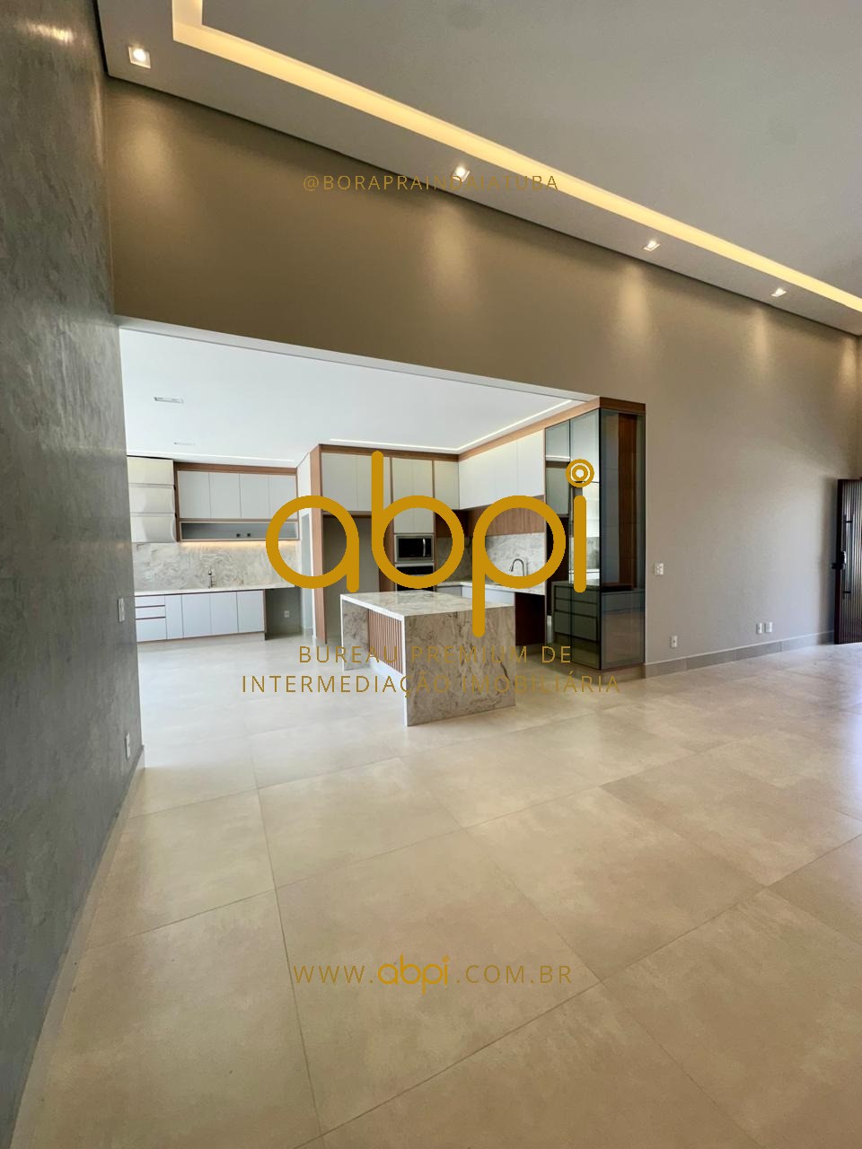 Casa em Condomínio de Luxo em Indaiatuba-SP - 3 Quartos, 3 Suítes, 234,85m² - Venda/LocaçãoVenha conhecer essa incrível residência com estrutura impecável e localização privilegiada!