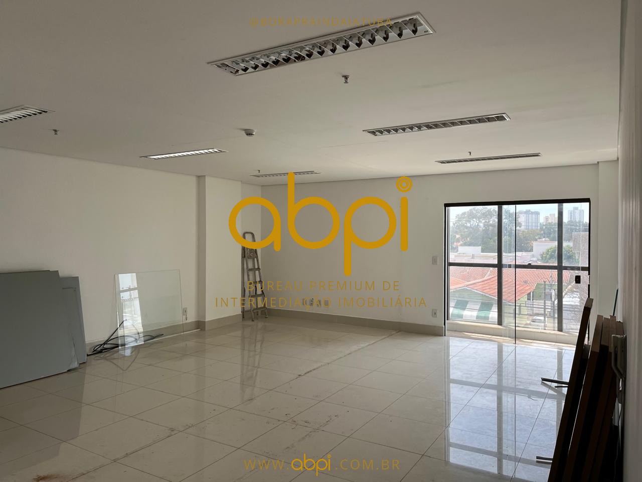 Sala Comercial à Venda em Indaiatuba-SP: Oportunidade no Edifício Kennedy Offices, 56m² e 1 vaga de garagem!