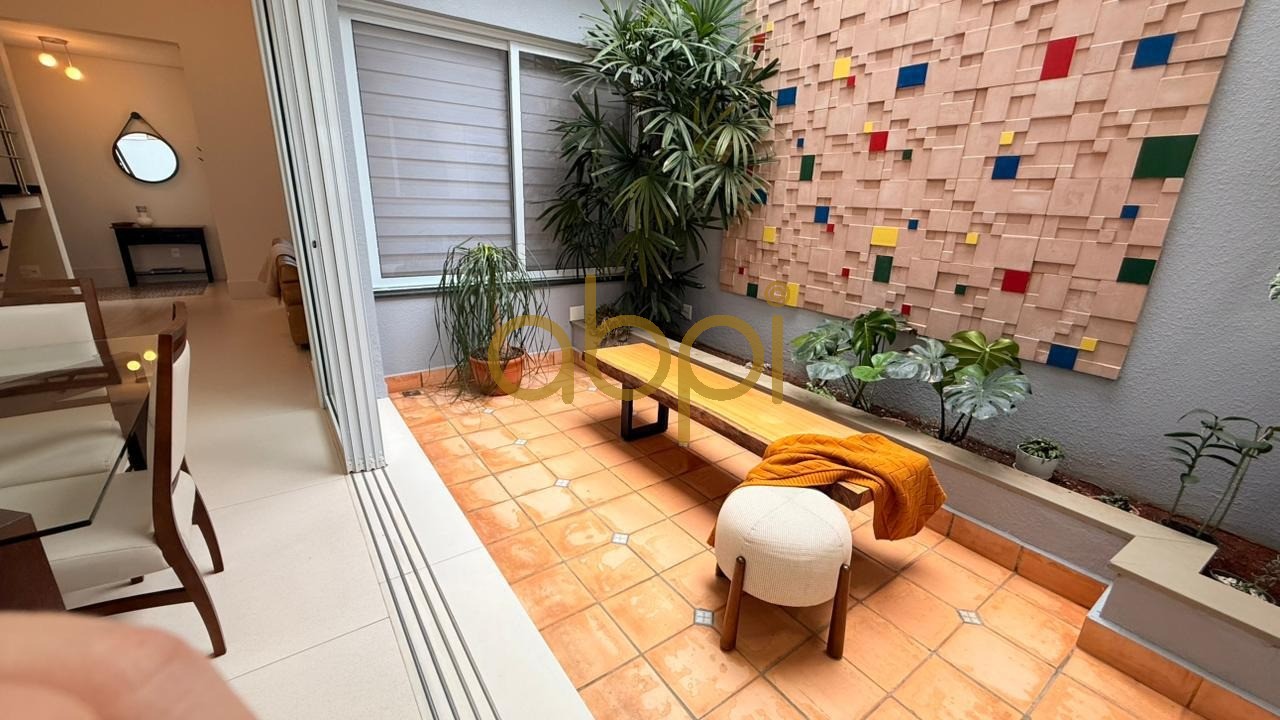 Venda de Casa em Condomínio de Luxo em Indaiatuba-SP: 3 Quartos, 3 Suítes, 3 Salas e 4 Vagas de Garagem! Aproveite!