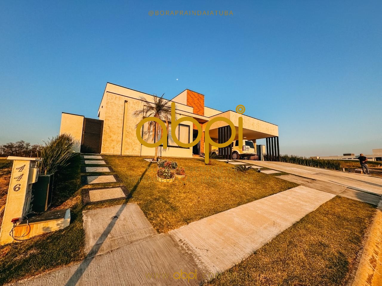 Luxuosa casa à venda no Reserva Petrus: 500m² de área, 4 suítes, piscina, quadras esportivas e mais! Agende sua visita agora!