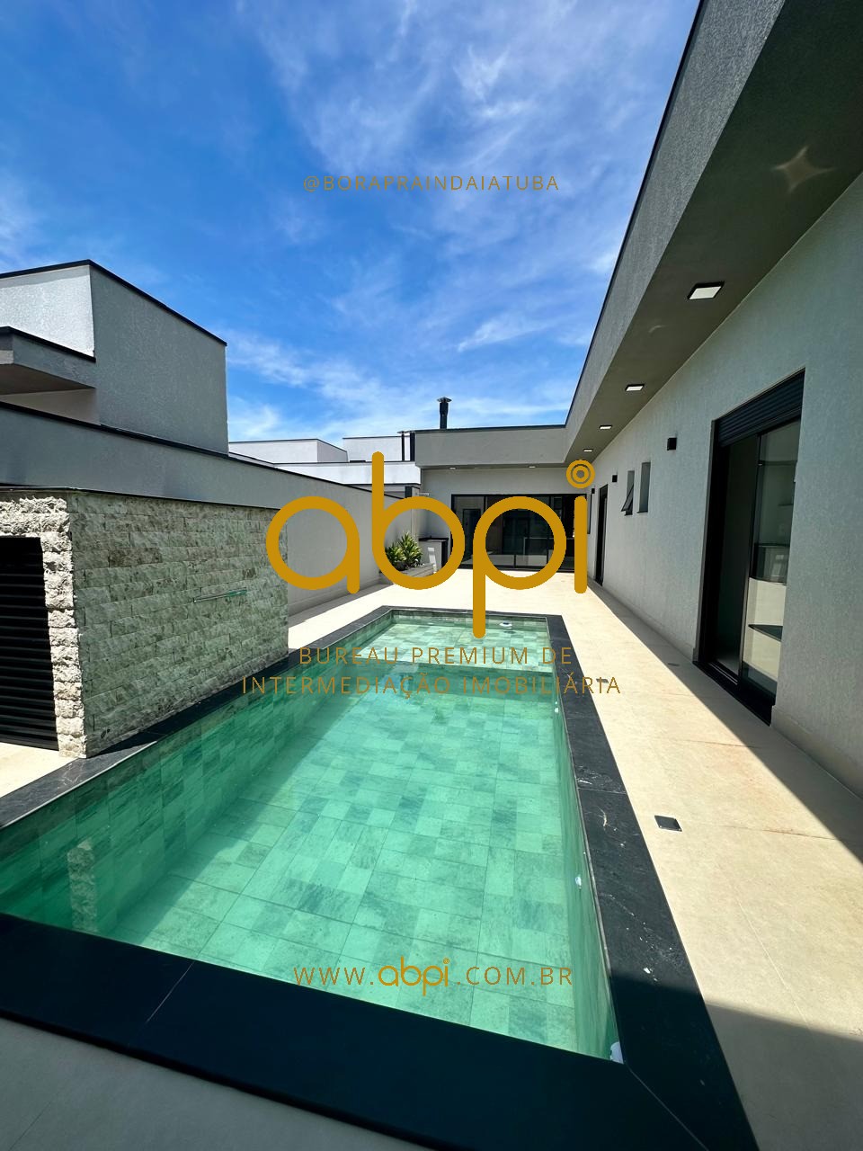 Casa em Condomínio de Luxo em Indaiatuba-SP - 3 Quartos, 3 Suítes, 234,85m² - Venda/LocaçãoVenha conhecer essa incrível residência com estrutura impecável e localização privilegiada!