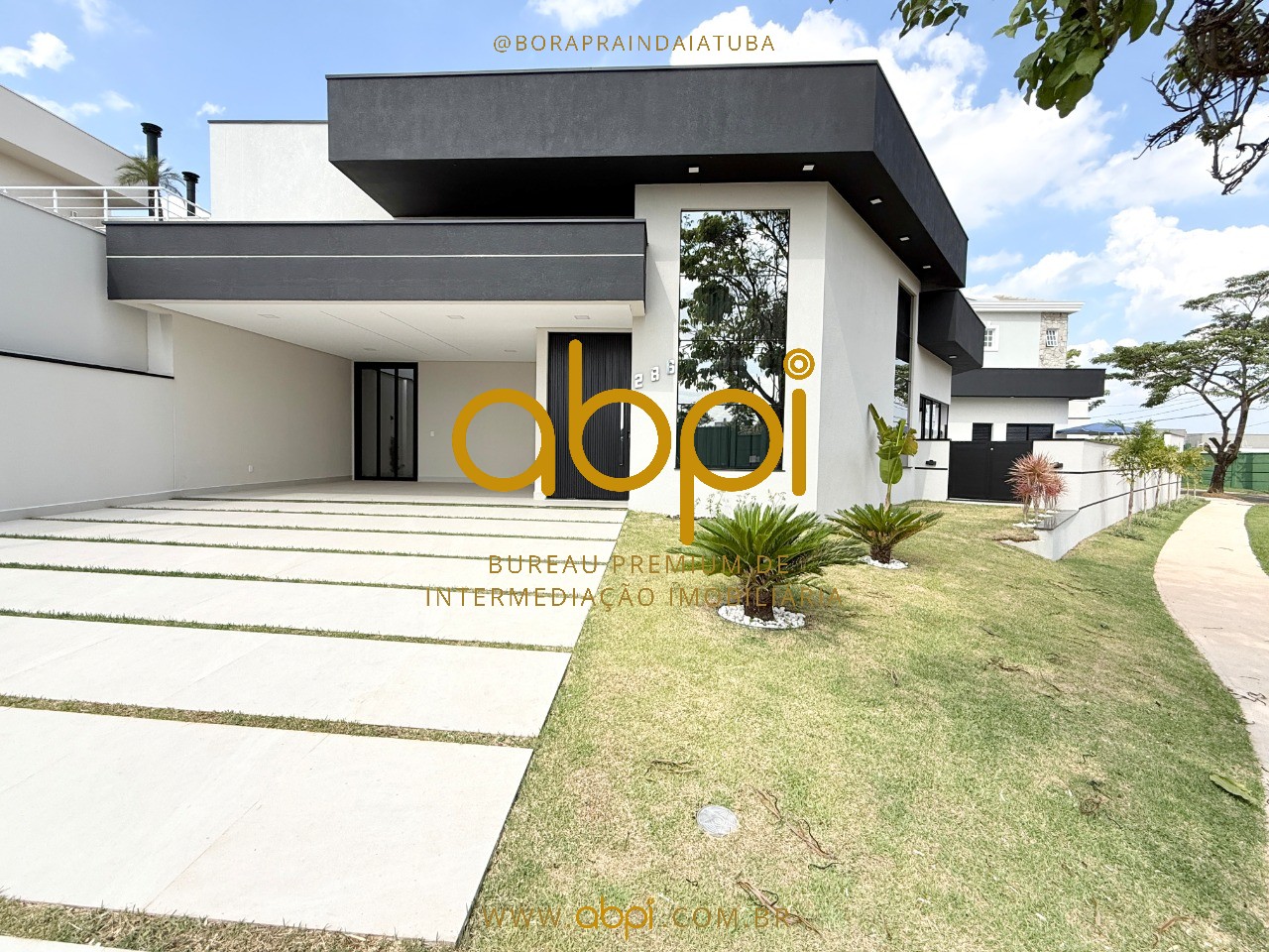 Casa de Luxo em Condomínio à Venda em Indaiatuba-SP  4 quartos, 4 suítes, 2 salas, 5 banheiros, 4 vagas de garagem  293,84 m²