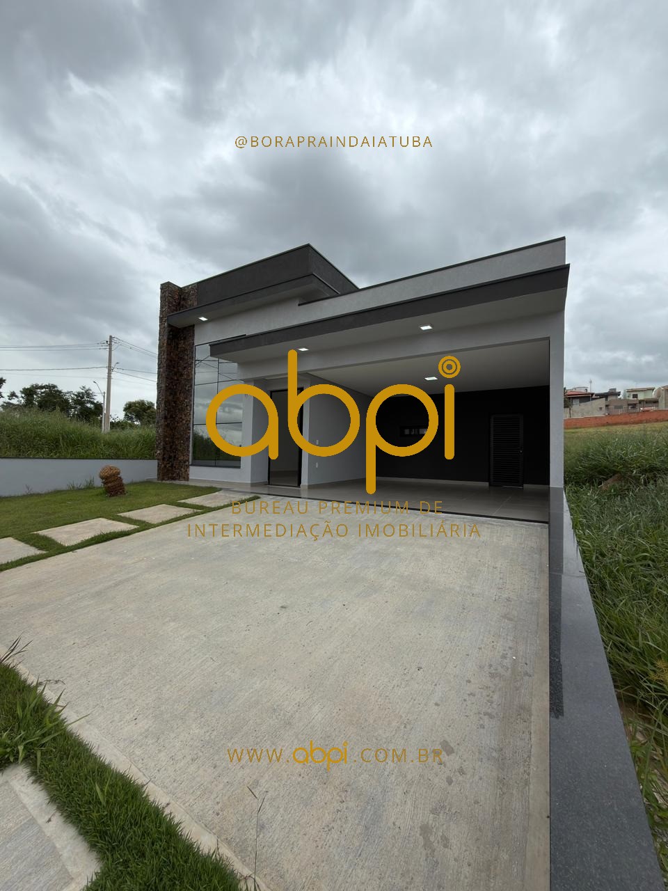 Casa de alto padrão em condomínio à venda em Indaiatuba-SP no Jardim Park Vista Real: 3 quartos, 3 suítes, 1 sala, 1 banheiro, 2 vagas, 192m².